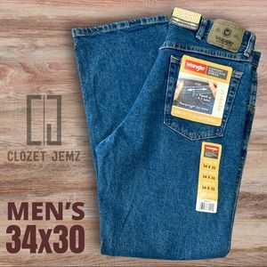 Men's 34x30 NEW Regular Fit Wrangler Jeans with Flex Waistband